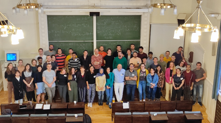 group photo for the mathematics of large networks summer school